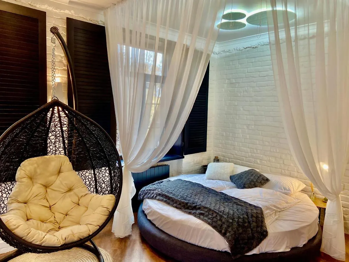 Romantic Apartment On Andriivskyi Kyiv
